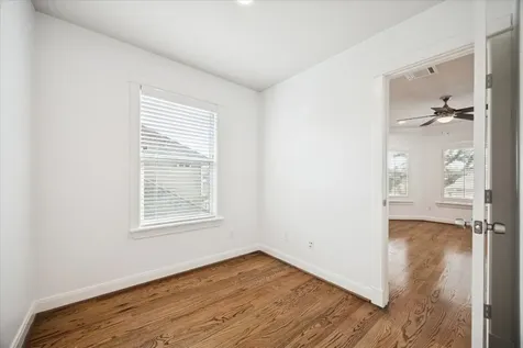2524 Harvard Street Houston TX 77008