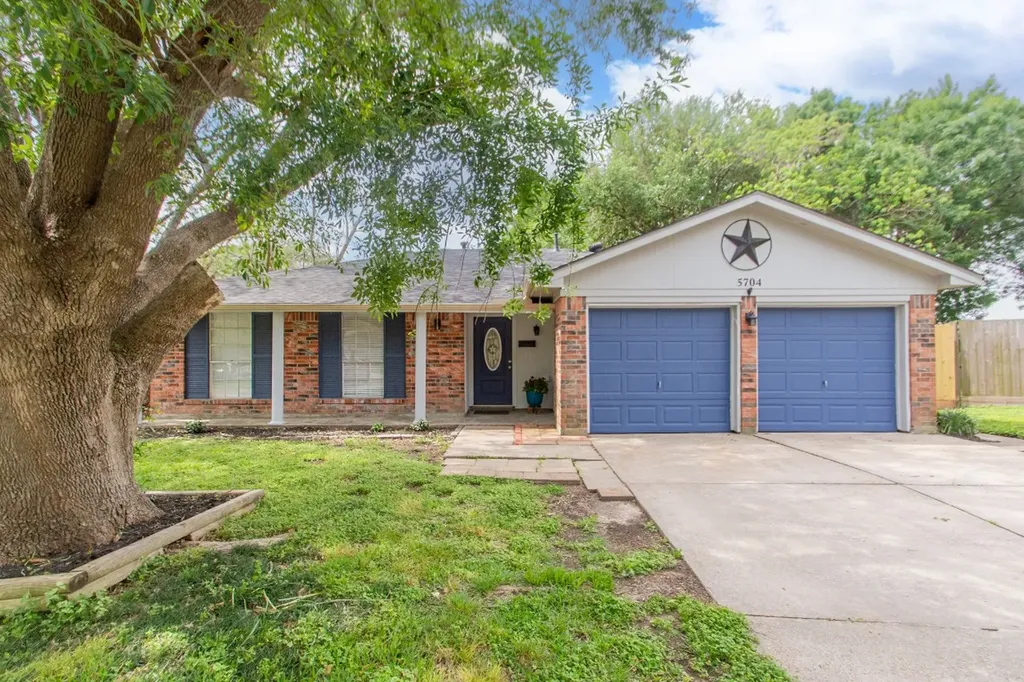 5704 Leggett Lane Pearland TX 77584