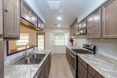 5704 Leggett Lane Pearland TX 77584