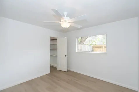 5704 Leggett Lane Pearland TX 77584