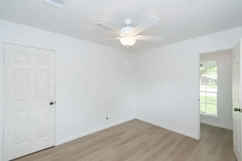 5704 Leggett Lane Pearland TX 77584