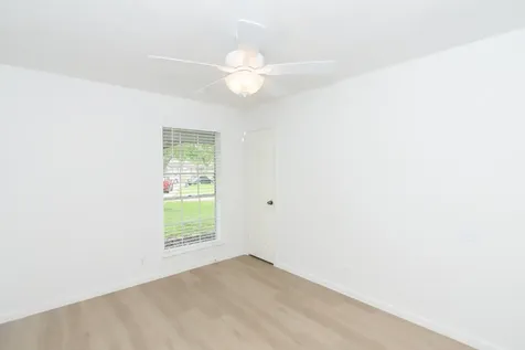 5704 Leggett Lane Pearland TX 77584