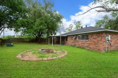 5704 Leggett Lane Pearland TX 77584