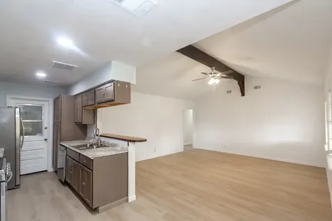 5704 Leggett Lane Pearland TX 77584