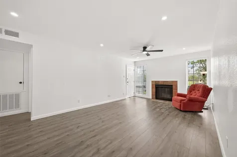 12500 Sandpiper Drive 5 Houston TX 77035