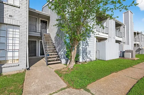 12500 Sandpiper Drive 5 Houston TX 77035