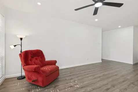 12500 Sandpiper Drive 5 Houston TX 77035