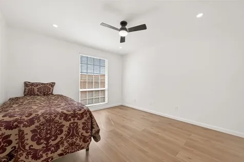 12500 Sandpiper Drive 5 Houston TX 77035