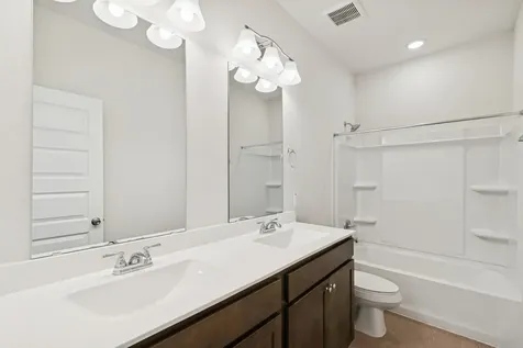 649 Woodhaven Lakes Drive La Marque TX 77568
