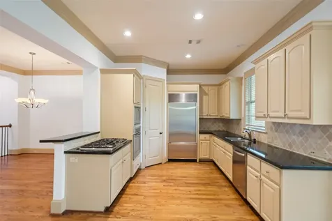 4607 Regent Manor Drive Kingwood TX 77345