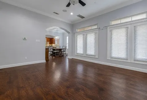 28 Versante Court Houston TX 77070