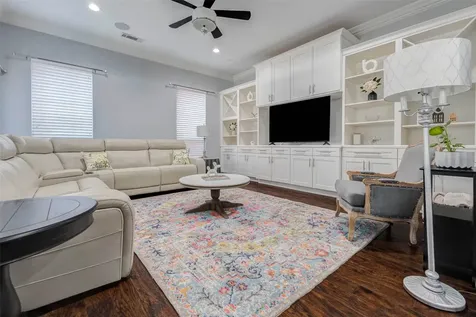 28 Versante Court Houston TX 77070
