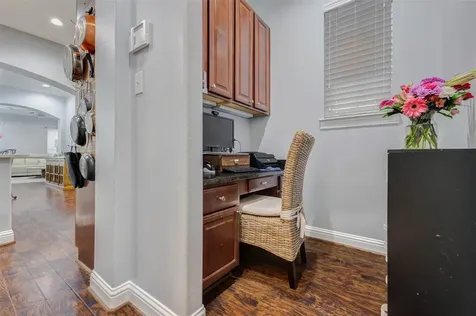 28 Versante Court Houston TX 77070