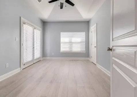28 Versante Court Houston TX 77070