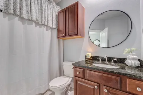 28 Versante Court Houston TX 77070