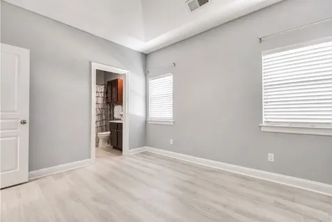28 Versante Court Houston TX 77070