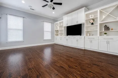 28 Versante Court Houston TX 77070