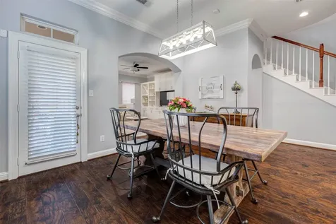 28 Versante Court Houston TX 77070