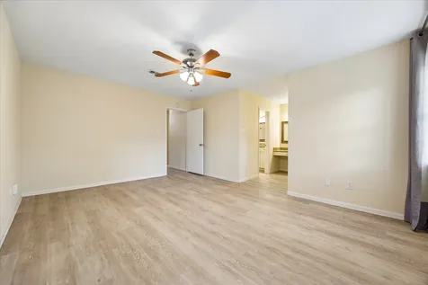 1349 Country Place Drive 103 Houston TX 77079