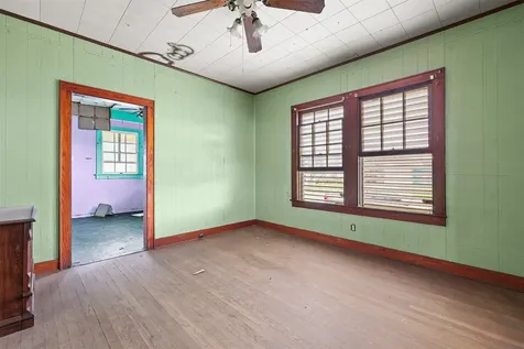 5127 Bernardo De Galvez Galveston TX 77551