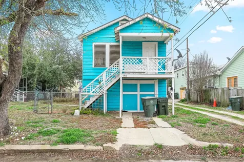 5127 Bernardo De Galvez Galveston TX 77551