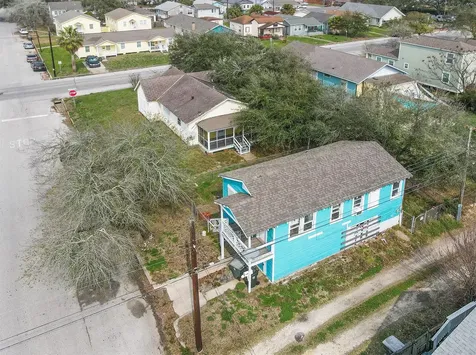 5127 Bernardo De Galvez Galveston TX 77551
