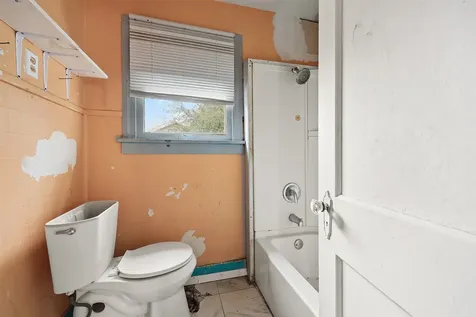 5127 Bernardo De Galvez Galveston TX 77551