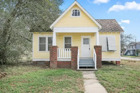 5127 Bernardo De Galvez Galveston TX 77551