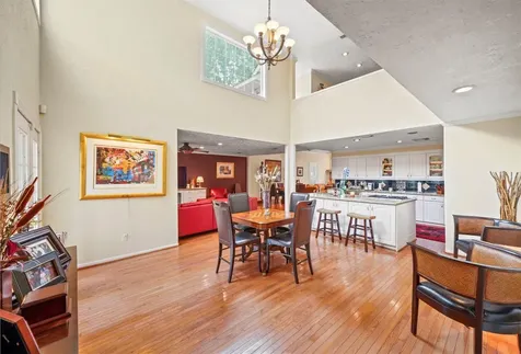 1327 Ashland Street Houston TX 77008