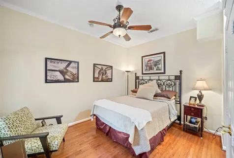 1327 Ashland Street Houston TX 77008