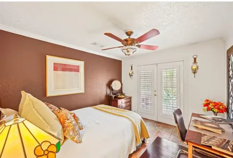 1327 Ashland Street Houston TX 77008