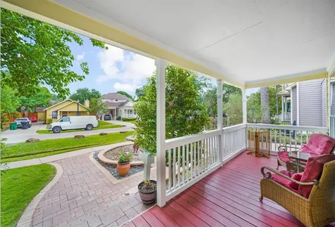 1327 Ashland Street Houston TX 77008