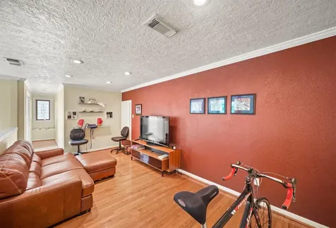 1327 Ashland Street Houston TX 77008