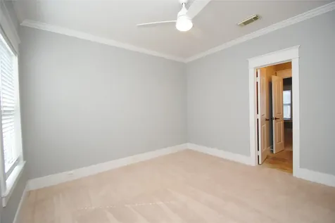 1030 W 16th Street Houston TX 77008