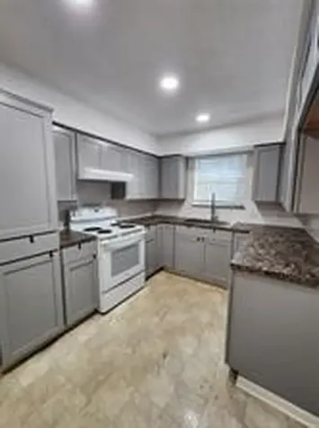 2200 Golden Avenue Bay City TX 77414