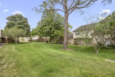 10831 Sandpiper Drive 188 Houston TX 77096