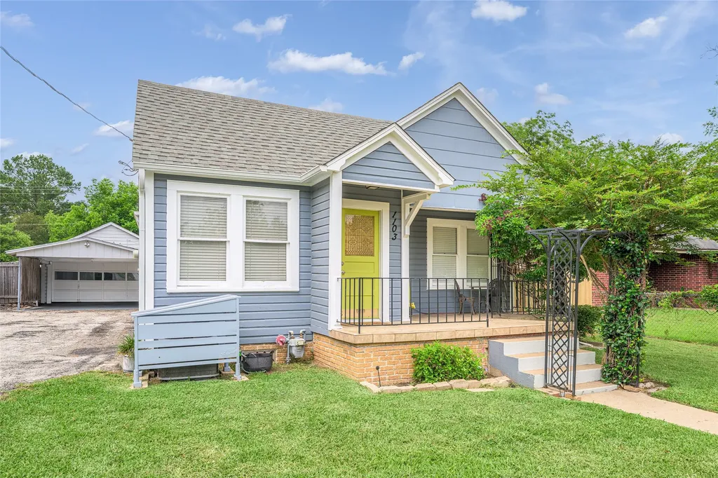 1103 Thiel Street Brenham TX 77833
