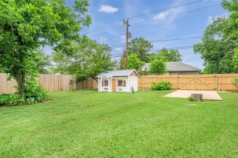1103 Thiel Street Brenham TX 77833