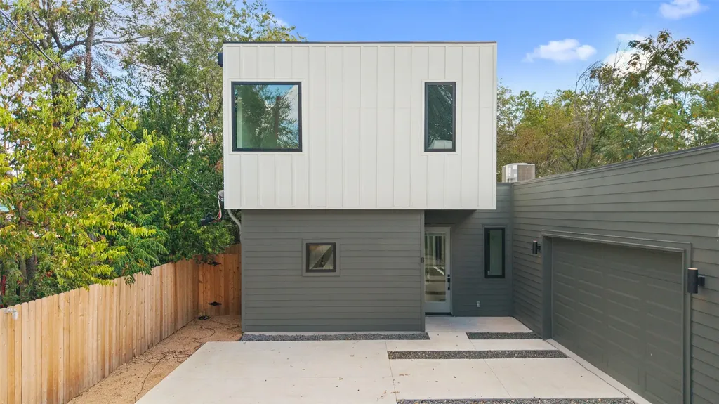 4407 Merle Drive B Austin TX 78745
