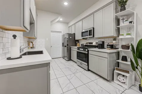 522 N 6th Street La Porte TX 77571