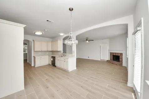 7925 Diamond Oak Drive Texas City TX 77591