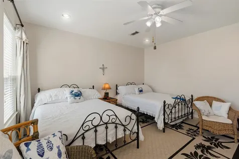 3100 75th Street 13 Galveston TX 77551