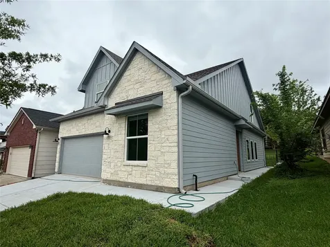 110 Cove Place Court Conroe TX 77356