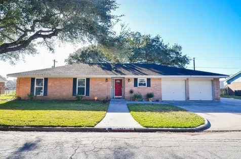 2624 Del Monte Avenue Bay City TX 77414