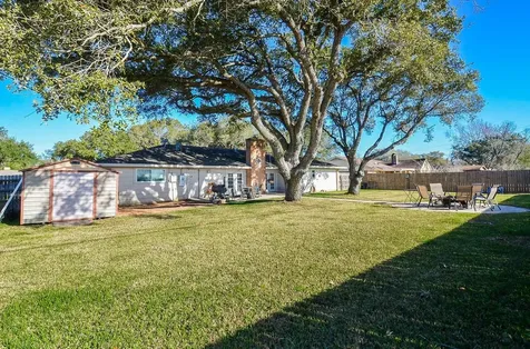 2624 Del Monte Avenue Bay City TX 77414