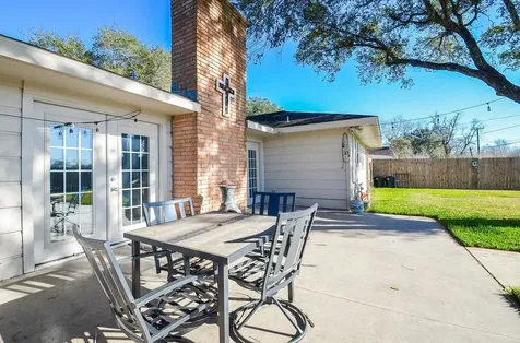 2624 Del Monte Avenue Bay City TX 77414