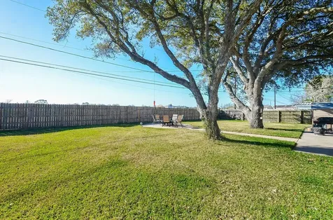 2624 Del Monte Avenue Bay City TX 77414