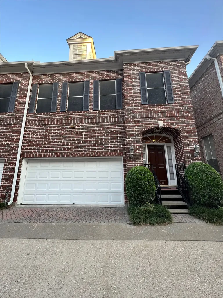 1929 Woodbury Street Houston TX 77030