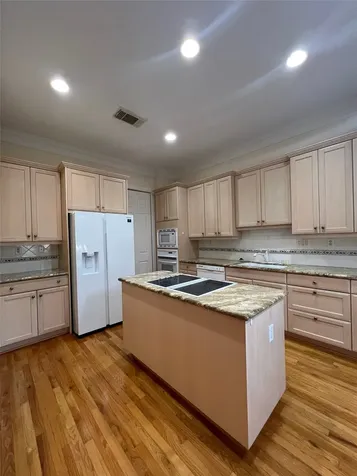 1929 Woodbury Street Houston TX 77030