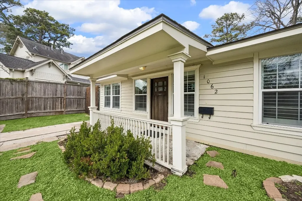 1062 W 41st Street Houston TX 77018